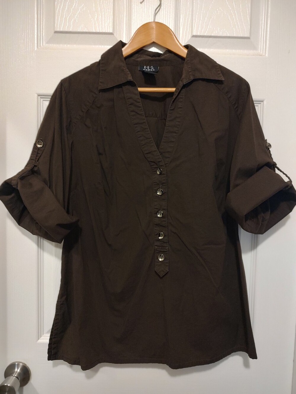 RQT Brown Button-Front Roll-Sleeve Shirt